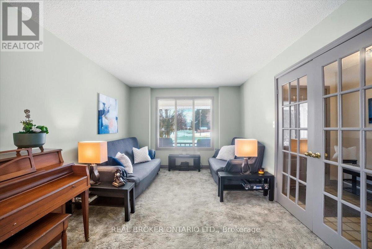106 Spruceside Crescent, Pelham, Ontario  L2E 1S0 - Photo 8 - X12904530