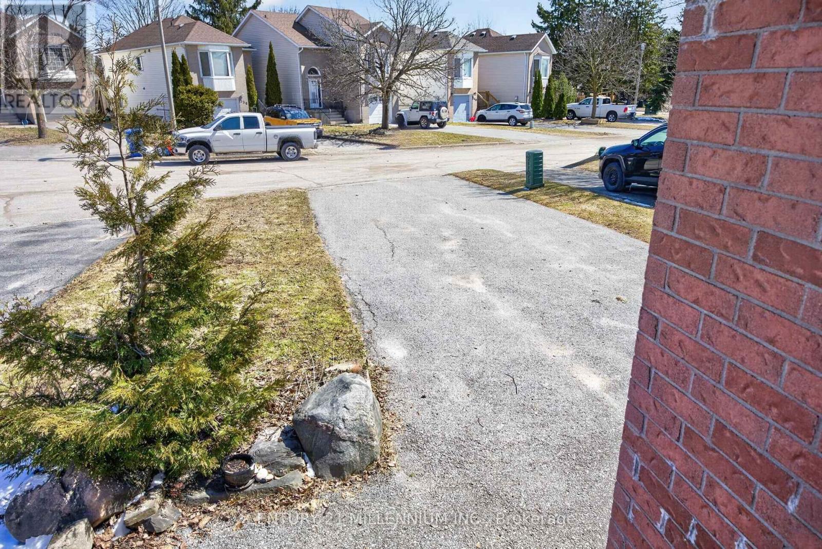 308 Shelburne Place, Shelburne, Ontario  L9V 3A9 - Photo 4 - X12981422