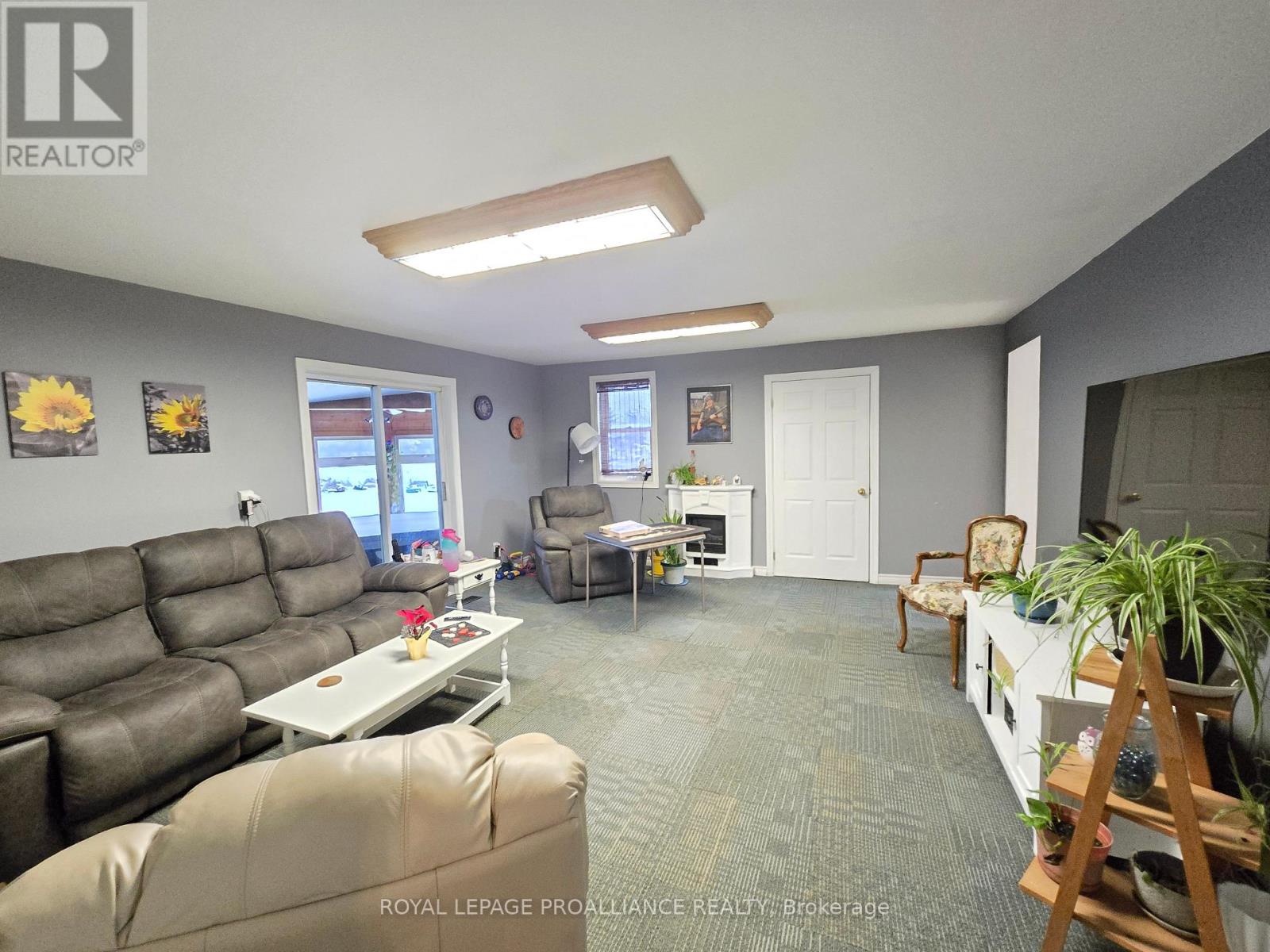 118 Hubbs Road, Prince Edward County, Ontario  K0K 1A0 - Photo 8 - X12774598