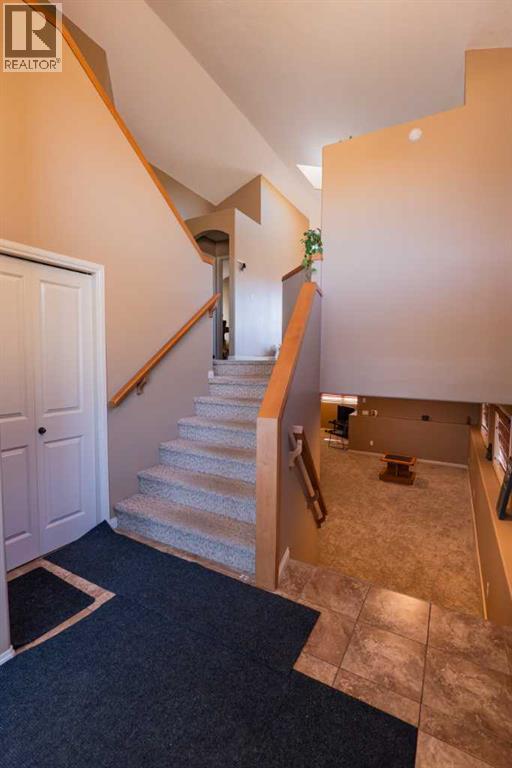 10457 Royal Oaks Drive, Grande Prairie, Alberta  T8V 8L5 - Photo 3 - A2305973