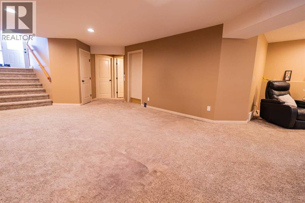10457 Royal Oaks Drive, Grande Prairie, Alberta  T8V 8L5 - Photo 19 - A2305973