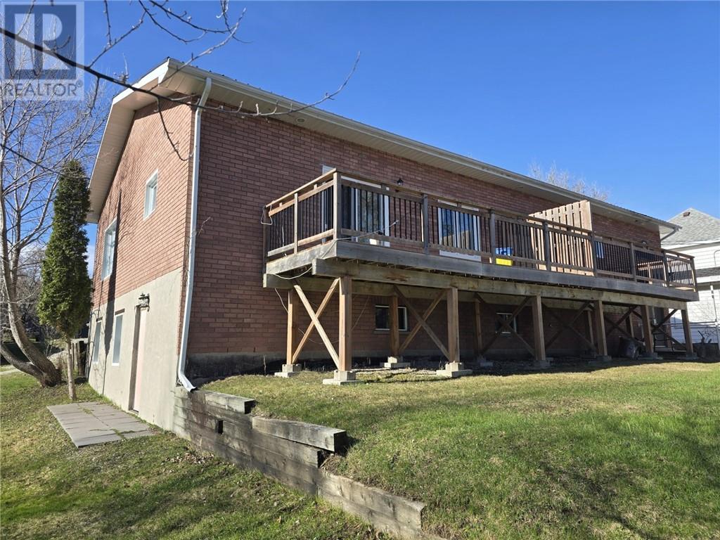 15 Agnes St, Gore Bay, Ontario  P0P 1H0 - Photo 3 - 2127449