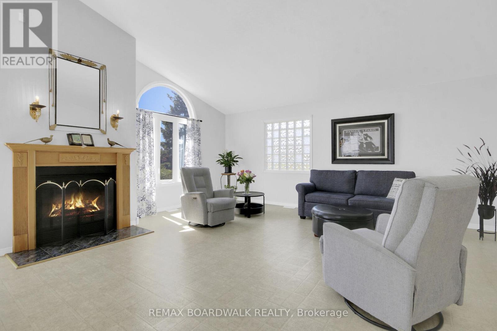 6658 Benoit Street, Ottawa, Ontario  K1C 1J6 - Photo 4 - X13028466