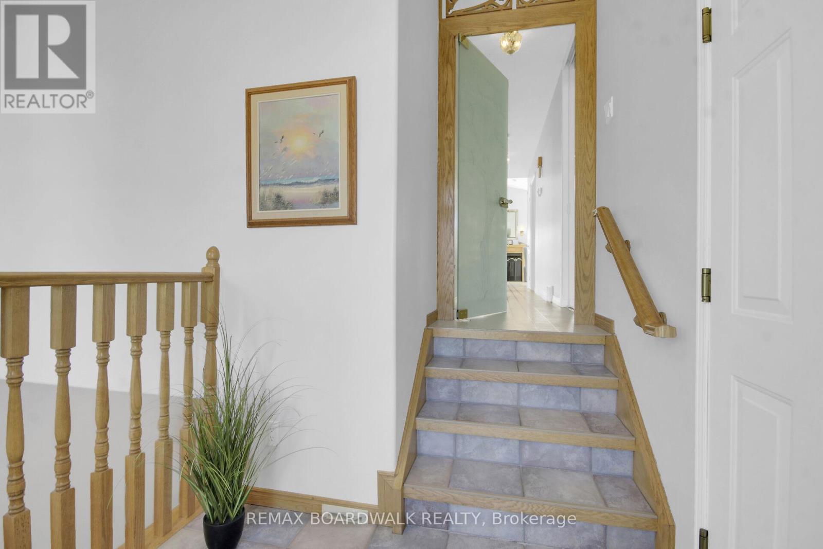 6658 Benoit Street, Ottawa, Ontario  K1C 1J6 - Photo 3 - X13028466