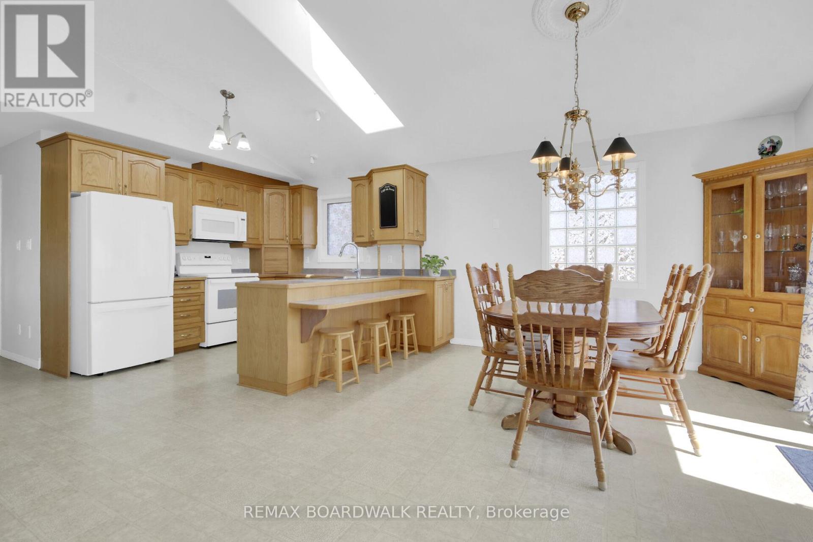 6658 Benoit Street, Ottawa, Ontario  K1C 1J6 - Photo 8 - X13028466