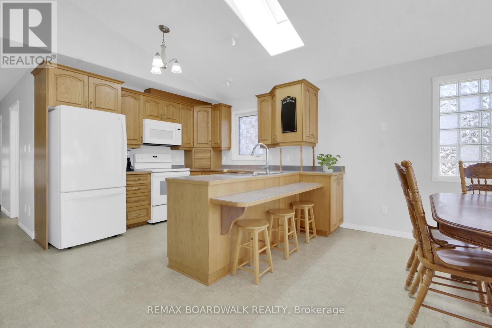 6658 Benoit Street, Ottawa, Ontario  K1C 1J6 - Photo 9 - X13028466
