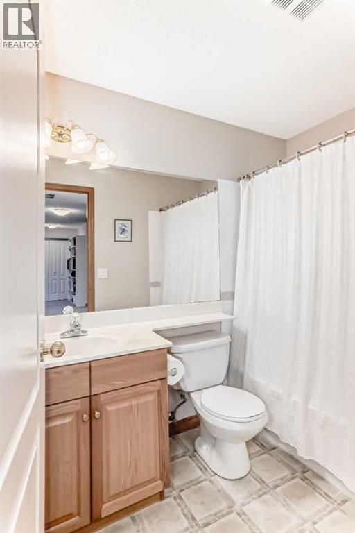 220 Rocky Ridge Villas Nw, Calgary, Alberta  T3G 4R3 - Photo 38 - A2297086