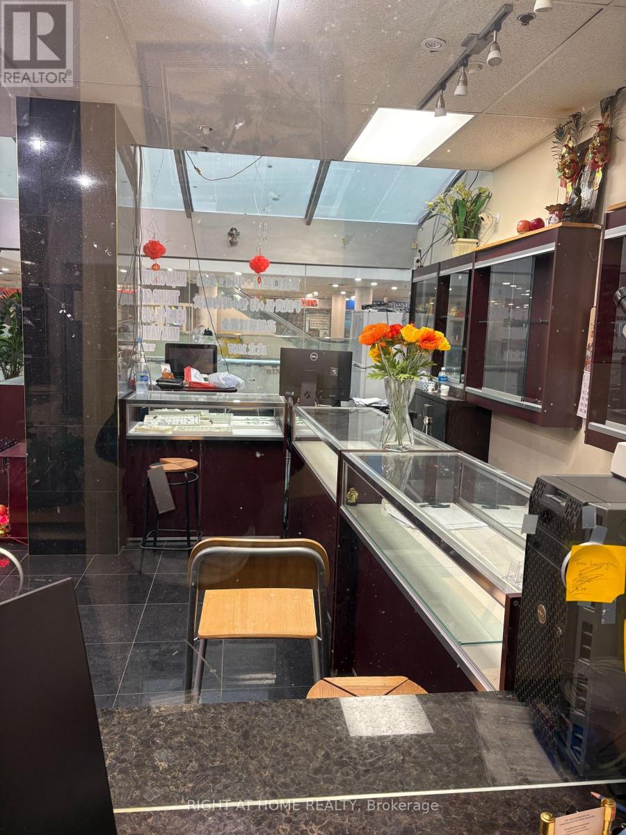 140 - 222 Spadina Avenue, Toronto, Ontario  M5T 3B3 - Photo 6 - C12962756