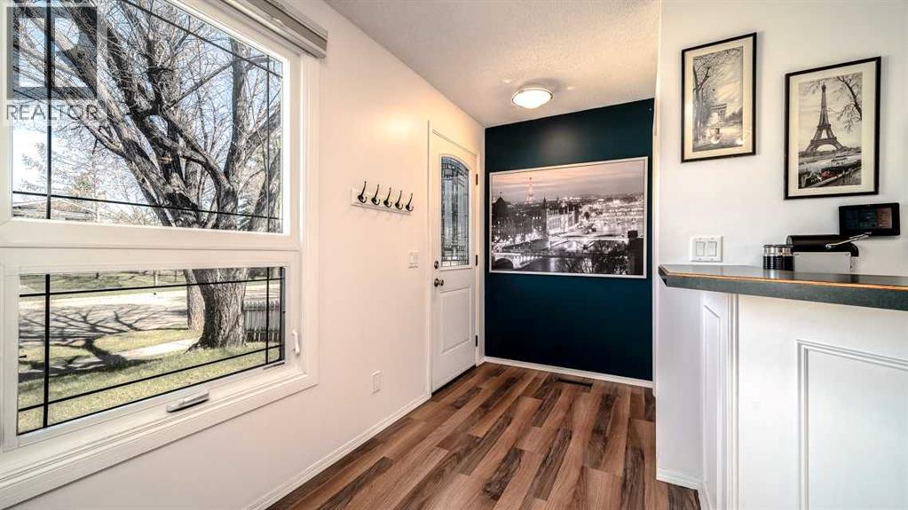 888 Mckenzie Drive SE, Calgary, Alberta  T2Z 1Z1 - Photo 2 - A2306494