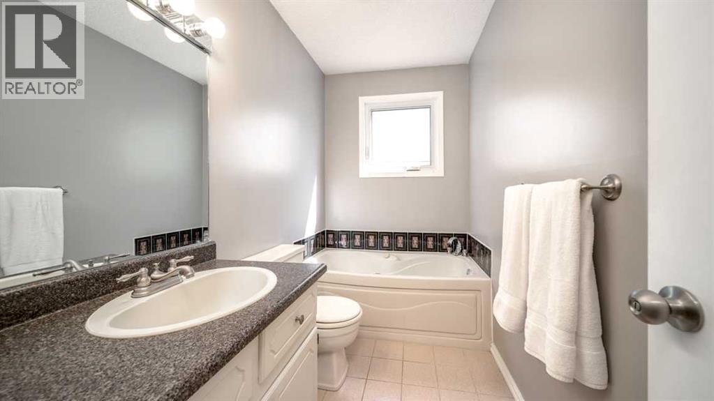 888 Mckenzie Drive SE, Calgary, Alberta  T2Z 1Z1 - Photo 20 - A2306494