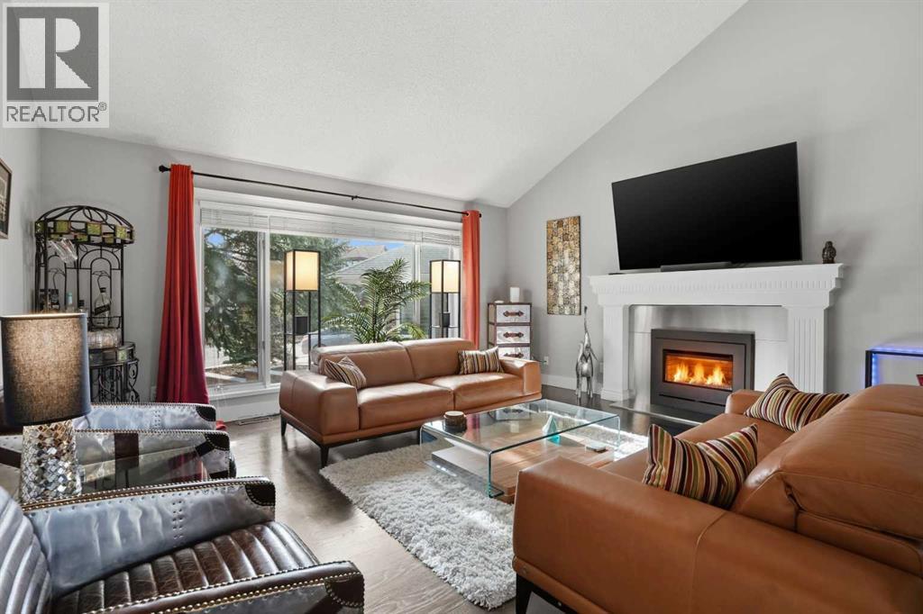 311 Coach Light Bay SW, Calgary, Alberta  T3H 1X3 - Photo 9 - A2305942