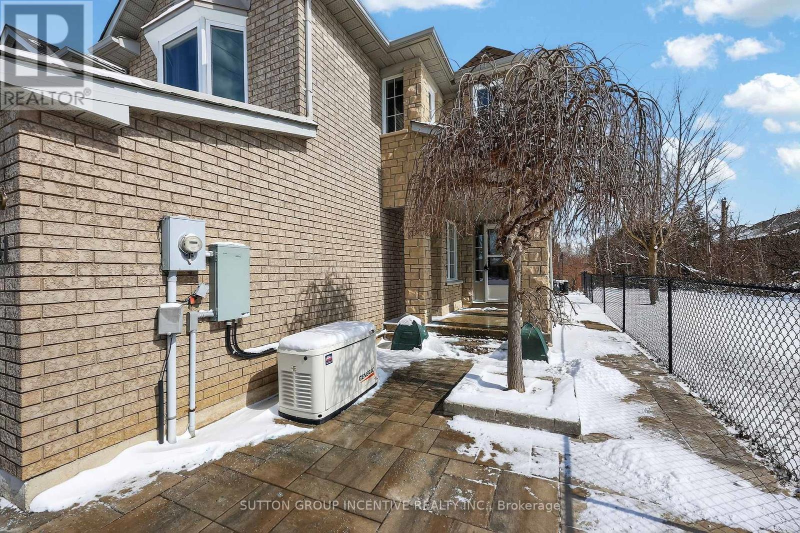 41 Herrema Boulevard, Uxbridge, Ontario  L9P 1W6 - Photo 2 - N12896036