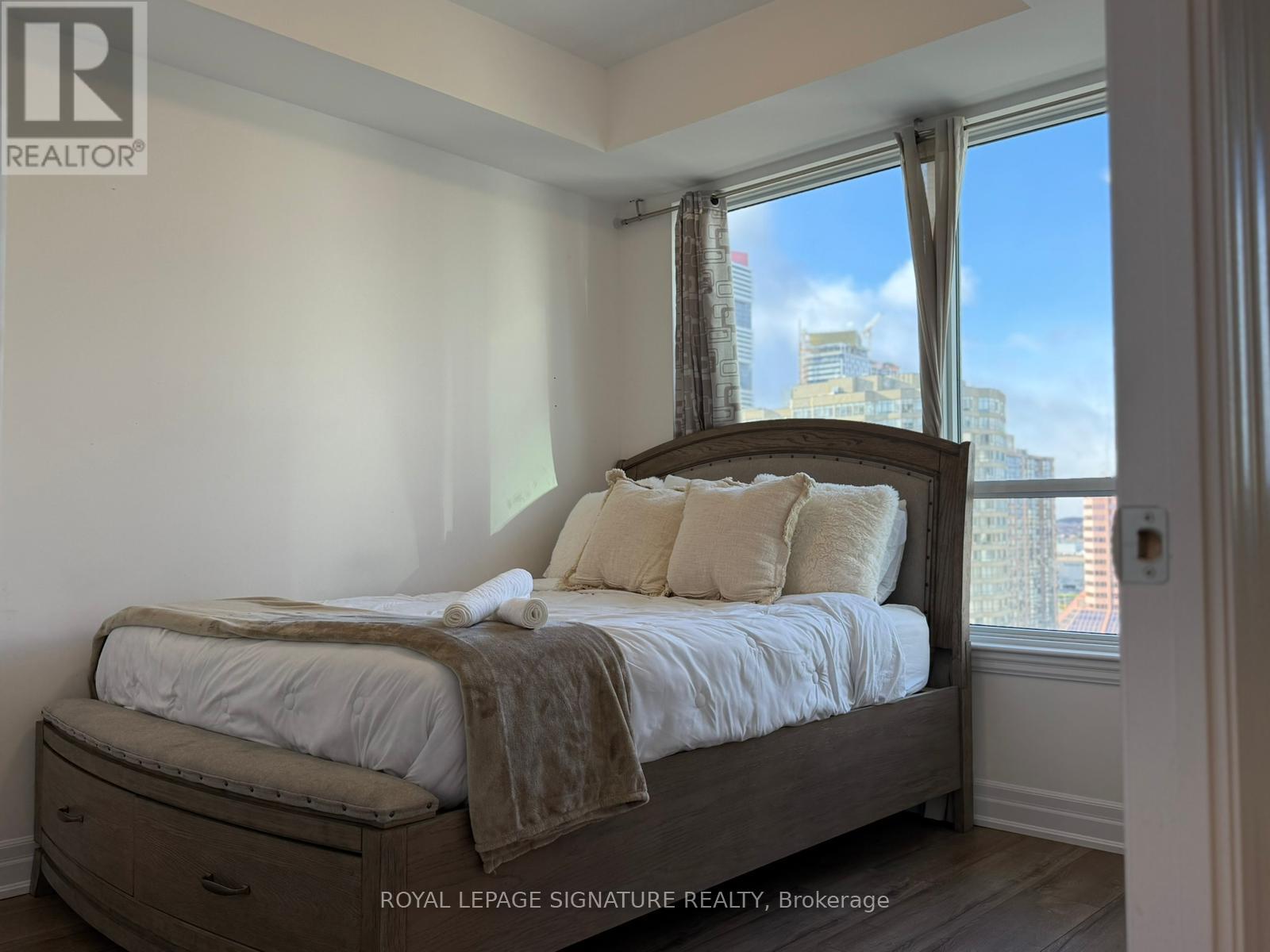 1701 - 36 Elm Drive W, Mississauga, Ontario  L5B 0N3 - Photo 17 - W13073026