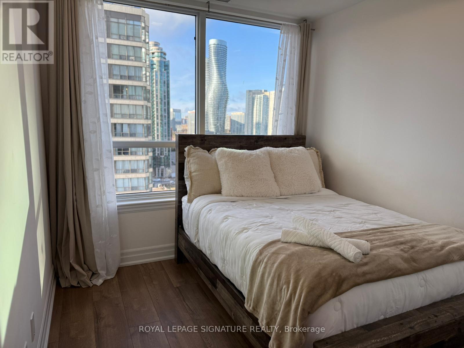1701 - 36 Elm Drive W, Mississauga, Ontario  L5B 0N3 - Photo 13 - W13073026