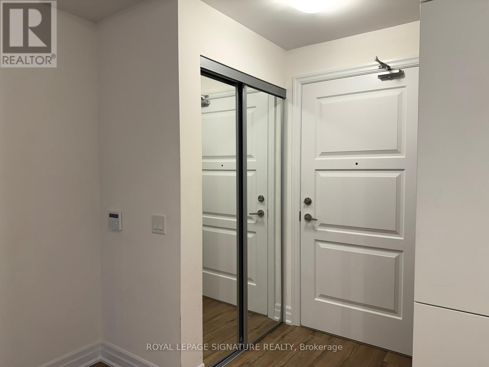 1701 - 36 Elm Drive W, Mississauga, Ontario  L5B 0N3 - Photo 6 - W13073026
