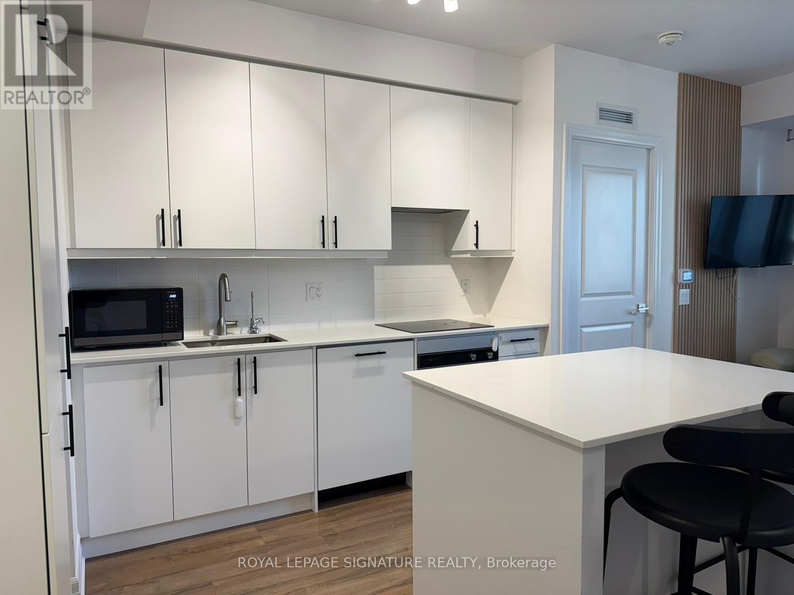 1701 - 36 Elm Drive W, Mississauga, Ontario  L5B 0N3 - Photo 10 - W13073026