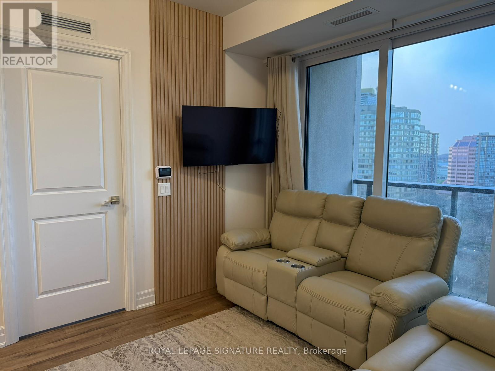 1701 - 36 Elm Drive W, Mississauga, Ontario  L5B 0N3 - Photo 12 - W13073026