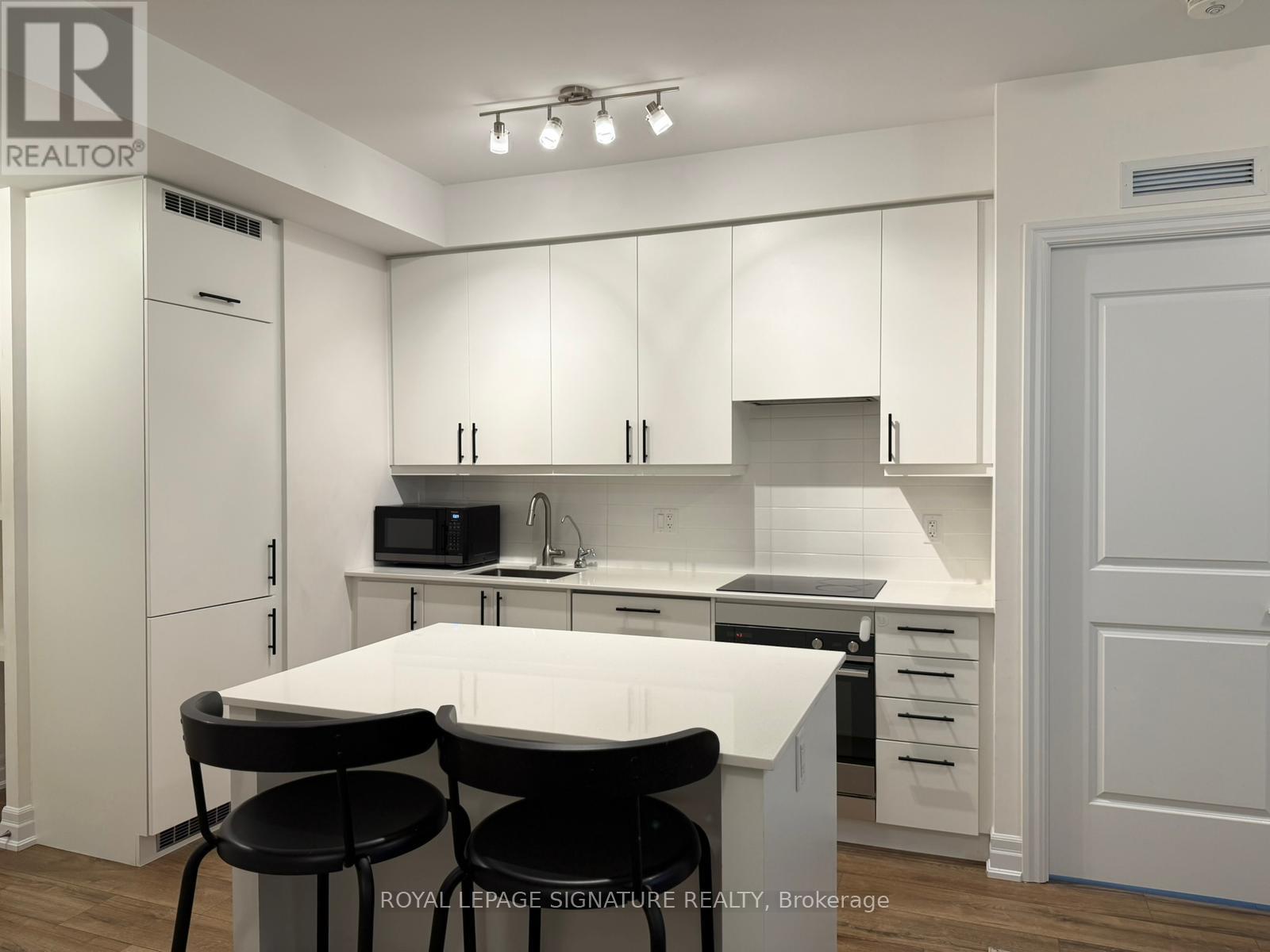 1701 - 36 Elm Drive W, Mississauga, Ontario  L5B 0N3 - Photo 9 - W13073026