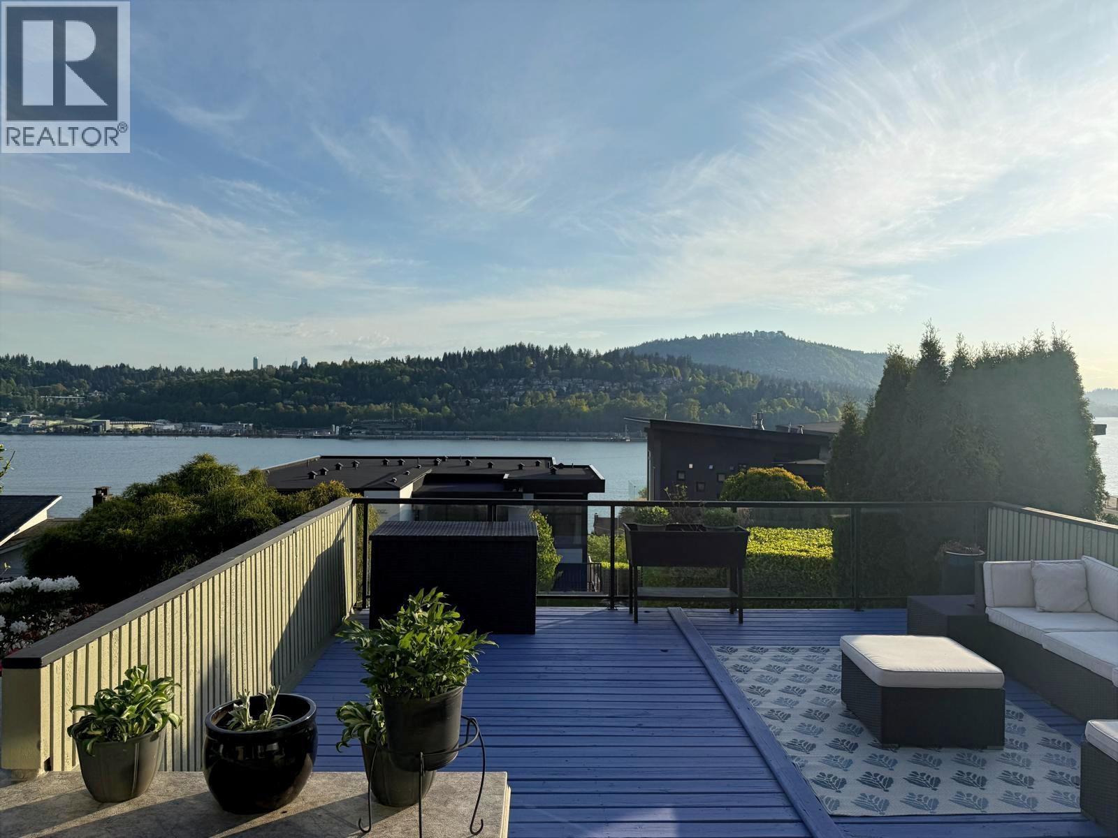 18 AXFORD BAY, port moody, British Columbia