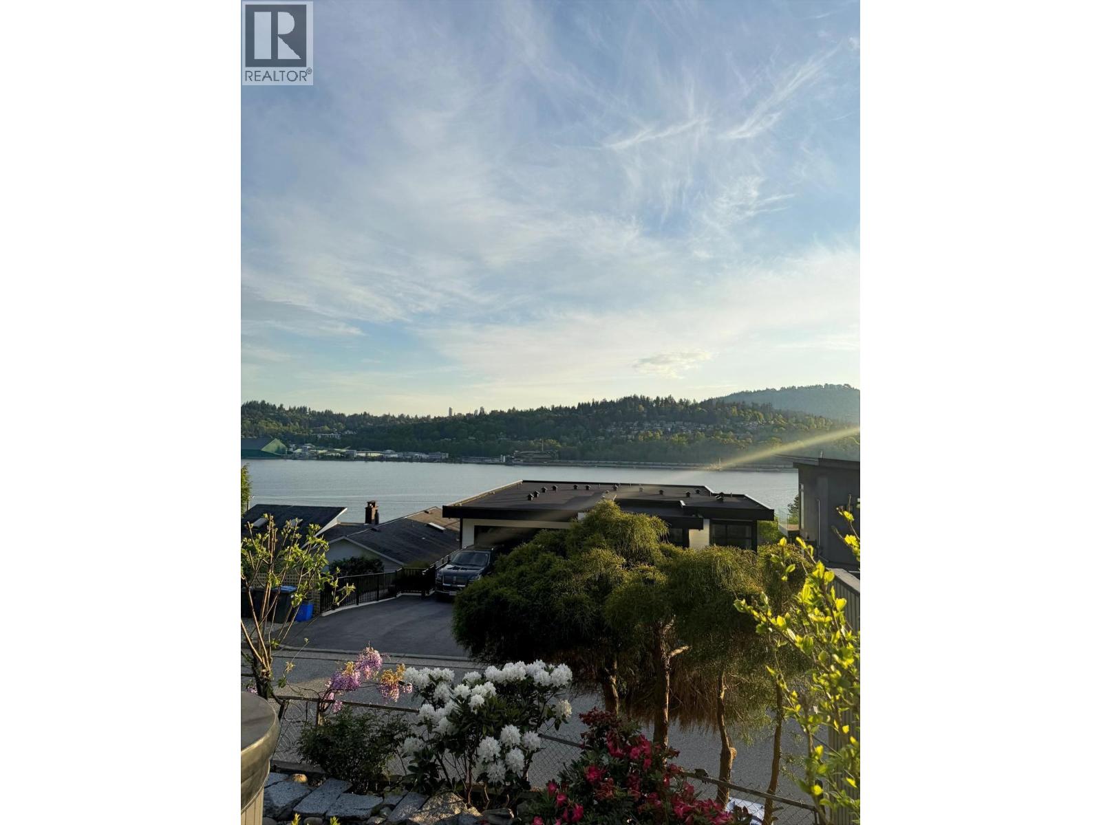 18 Axford Bay, Port Moody, British Columbia  V3H 3R2 - Photo 3 - R3118317
