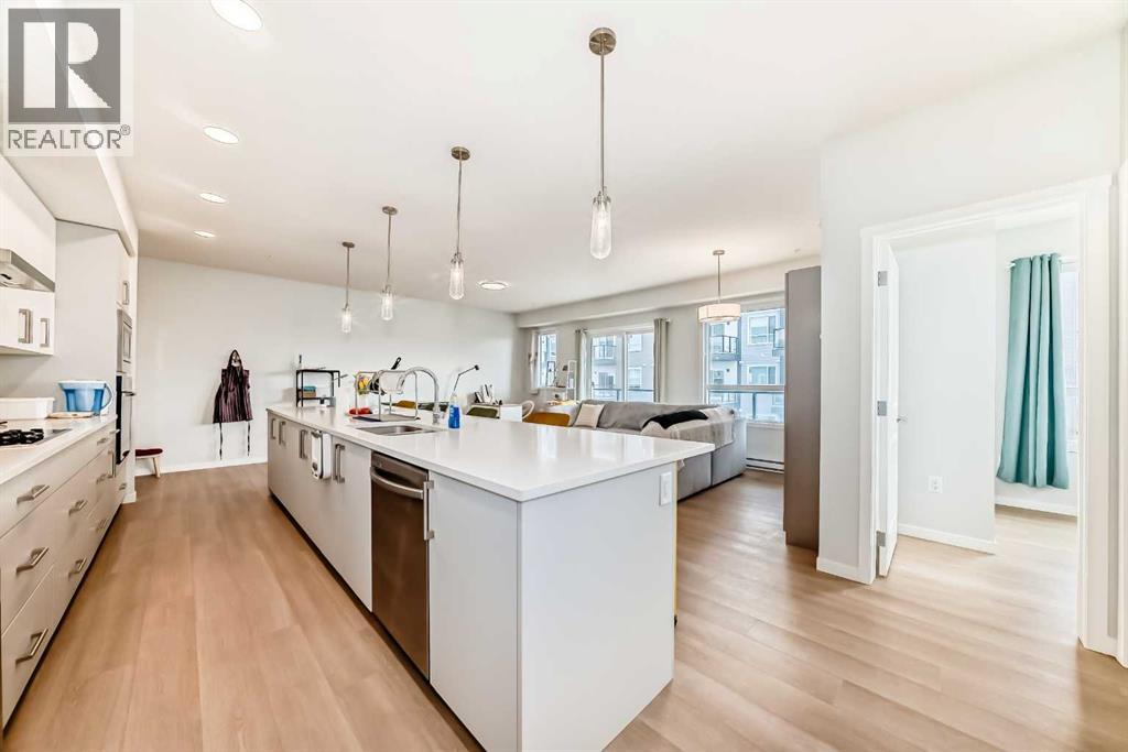 1303, 33 Carringham Gate NW, Calgary, Alberta  T3P 2H6 - Photo 10 - A2306942