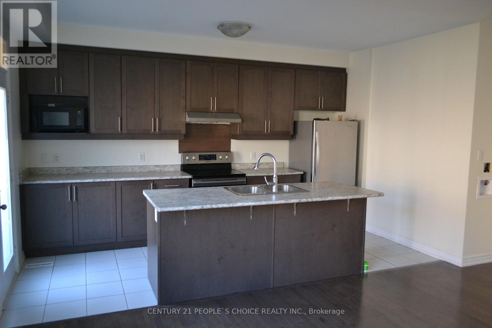 206 Fruitvale Circle, Brampton, Ontario  L7A 5C3 - Photo 6 - W12967930