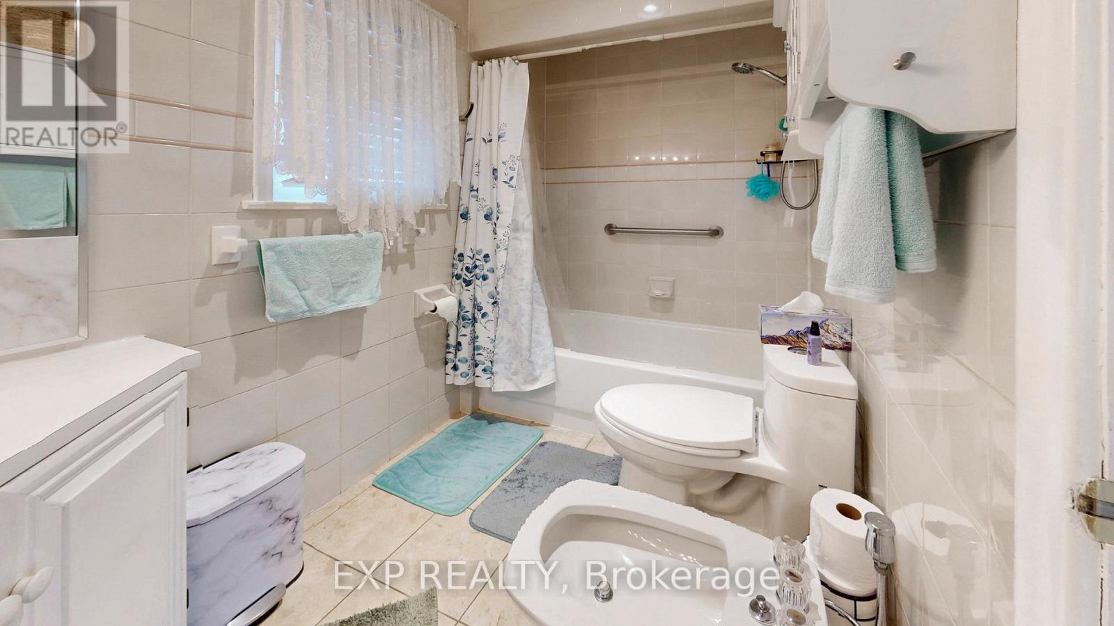 77 Letchworth Crescent, Toronto, Ontario  M3M 1Z1 - Photo 19 - W12985734