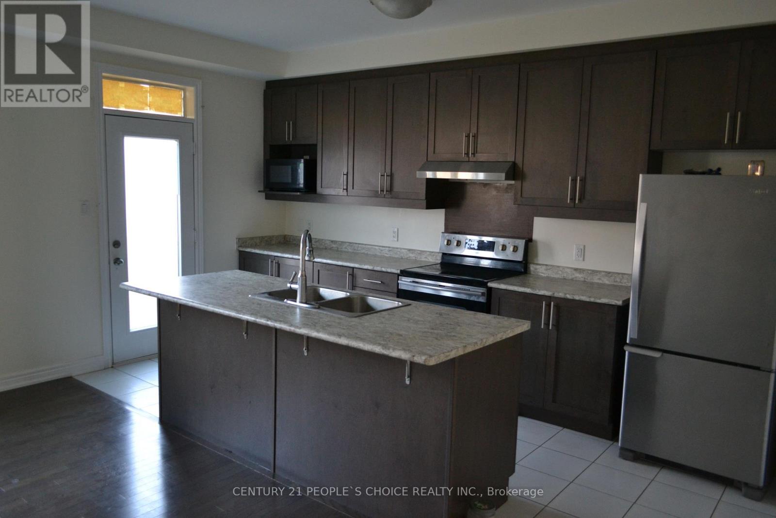 206 Fruitvale Circle, Brampton, Ontario  L7A 5C3 - Photo 7 - W12967930