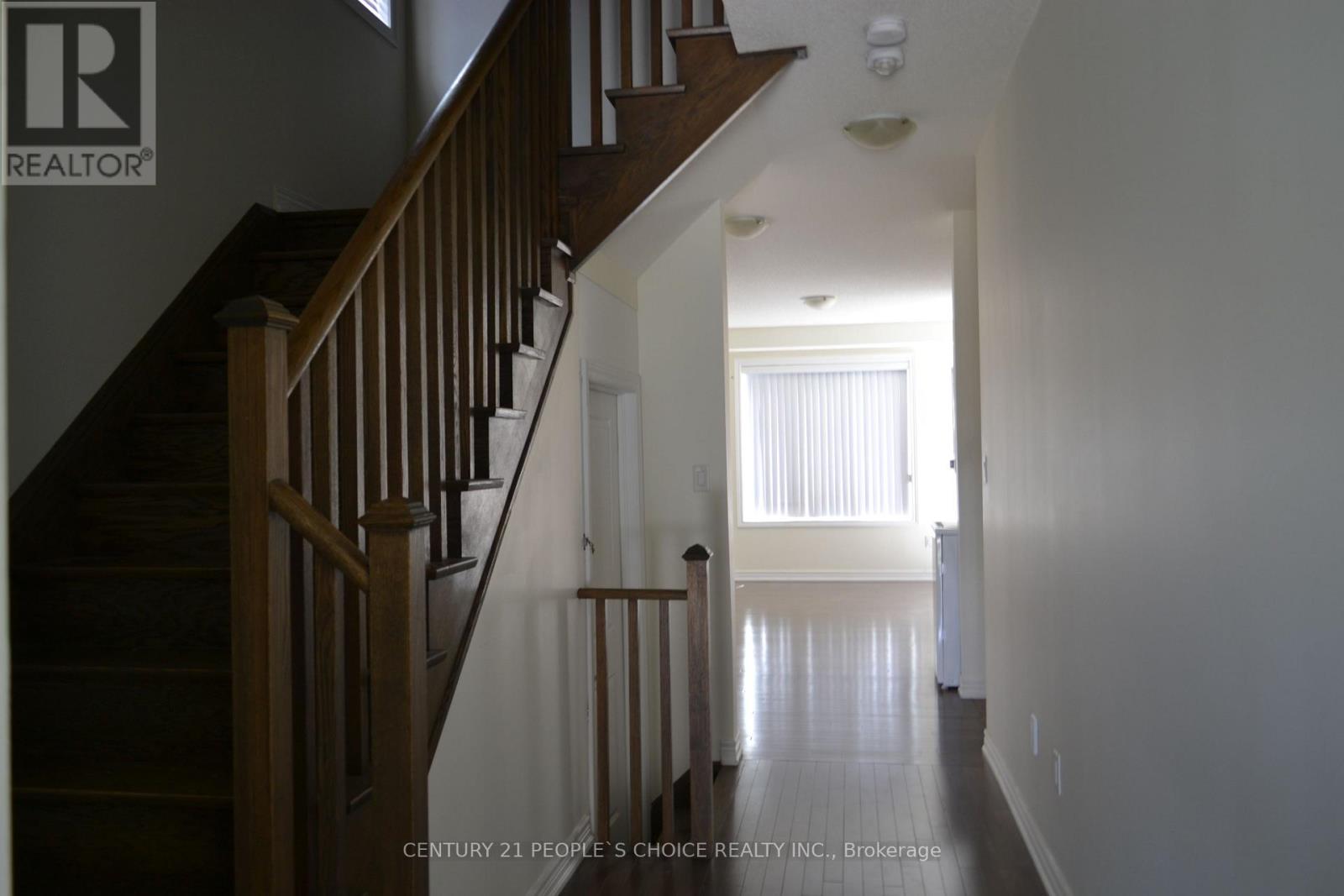 206 Fruitvale Circle, Brampton, Ontario  L7A 5C3 - Photo 3 - W12967930