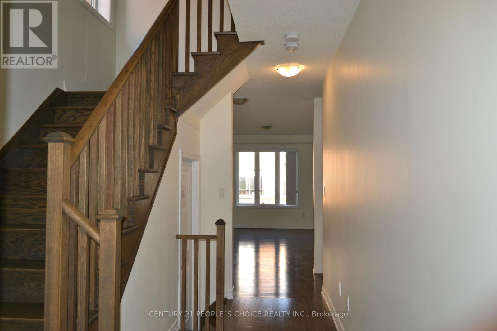 206 Fruitvale Circle, Brampton, Ontario  L7A 5C3 - Photo 4 - W12967930