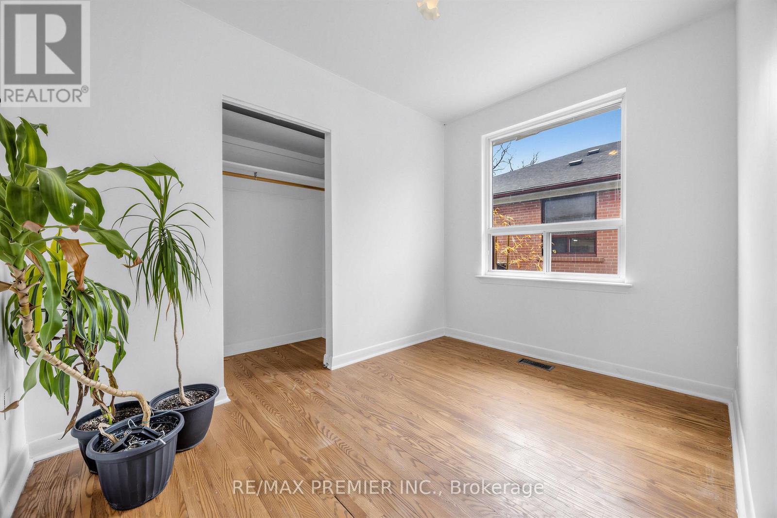 126 Langden Avenue, Toronto, Ontario  M6N 2L5 - Photo 14 - W13073752