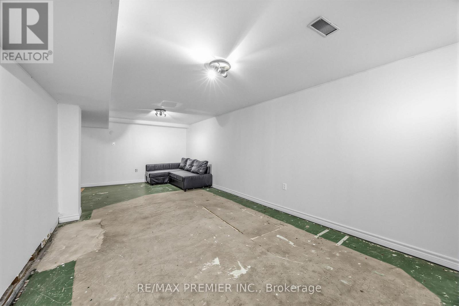 126 Langden Avenue, Toronto, Ontario  M6N 2L5 - Photo 15 - W13073752