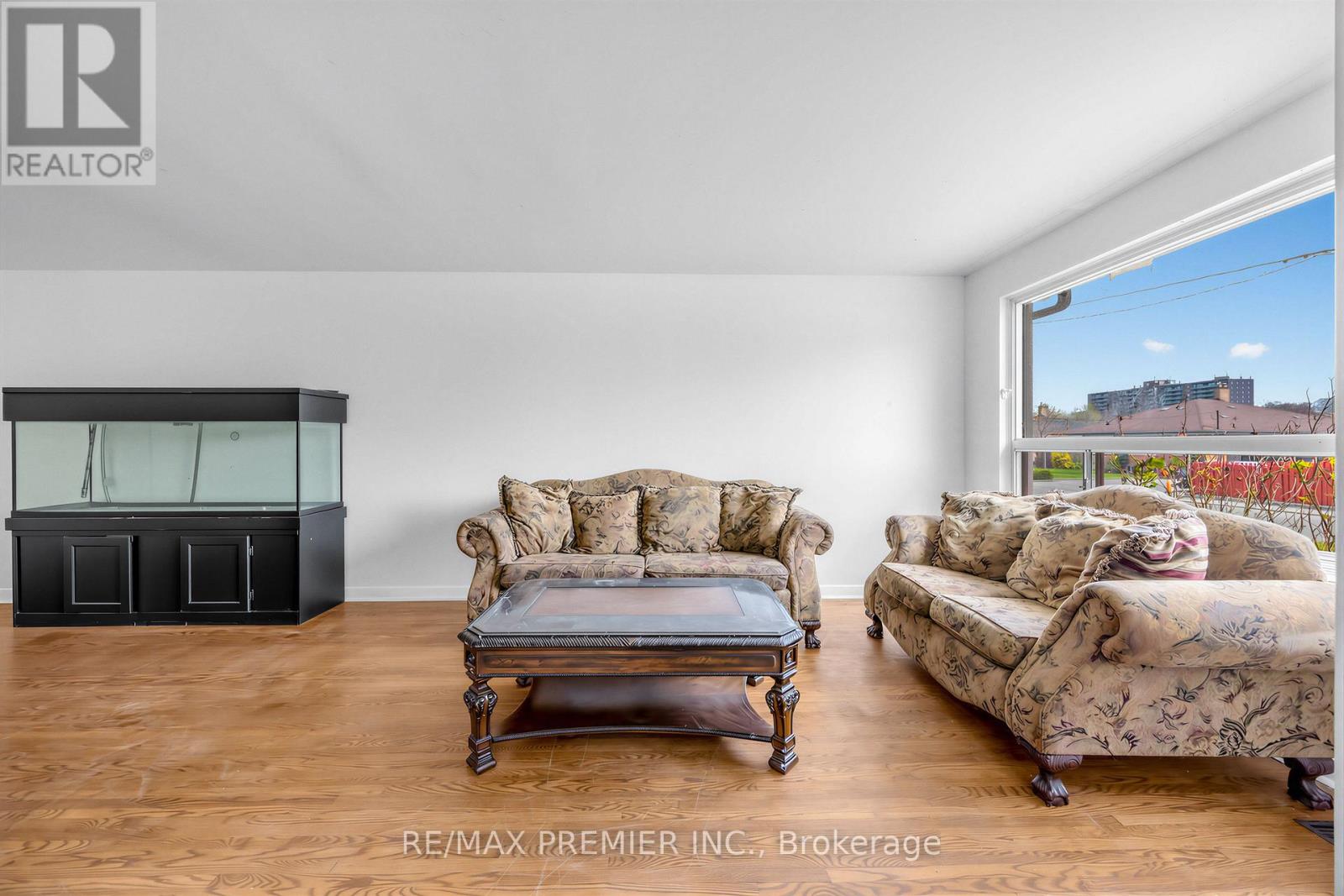 126 Langden Avenue, Toronto, Ontario  M6N 2L5 - Photo 2 - W13073752
