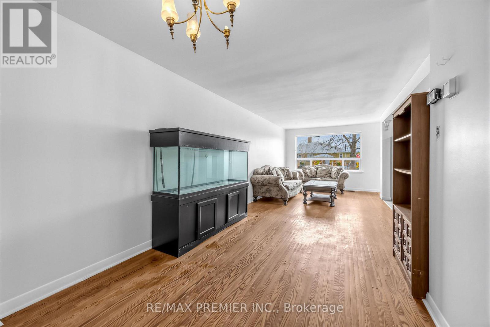126 Langden Avenue, Toronto, Ontario  M6N 2L5 - Photo 27 - W13073752