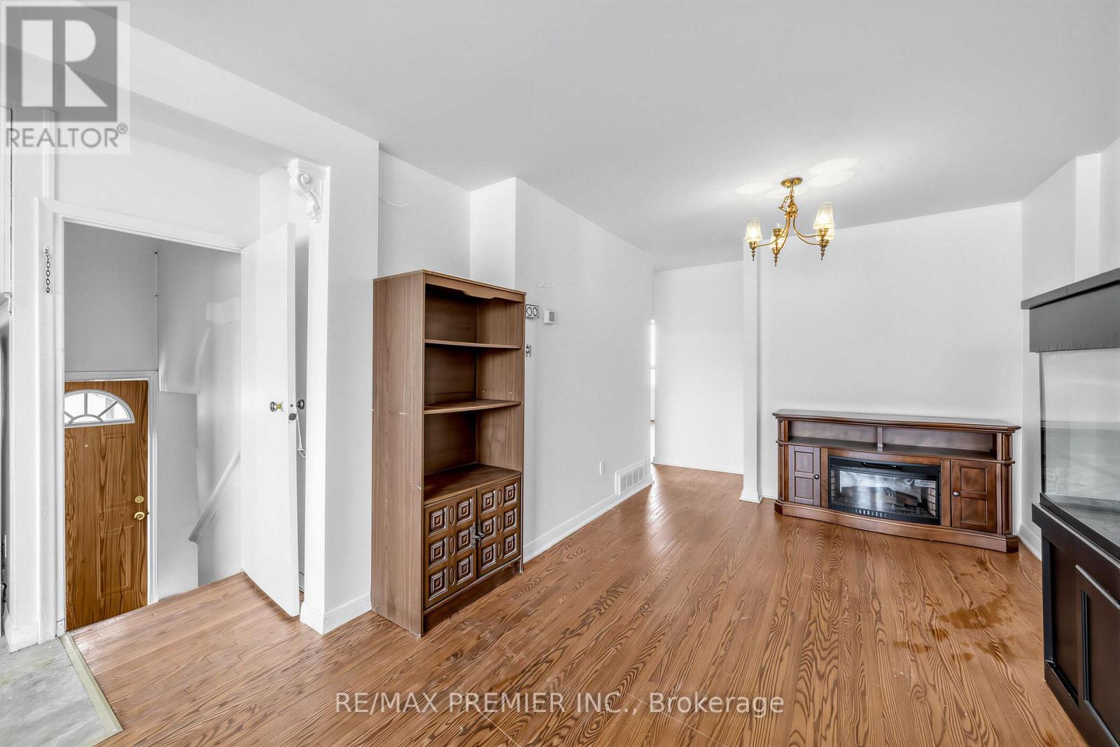 126 Langden Avenue, Toronto, Ontario  M6N 2L5 - Photo 4 - W13073752