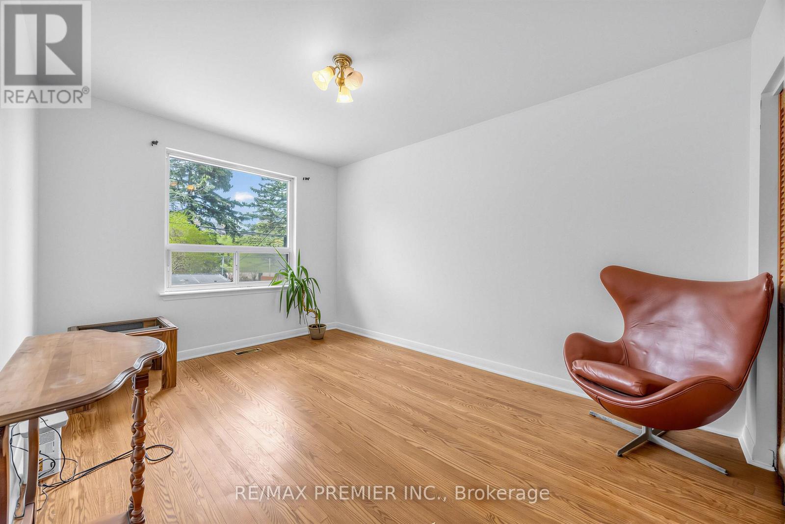 126 Langden Avenue, Toronto, Ontario  M6N 2L5 - Photo 8 - W13073752