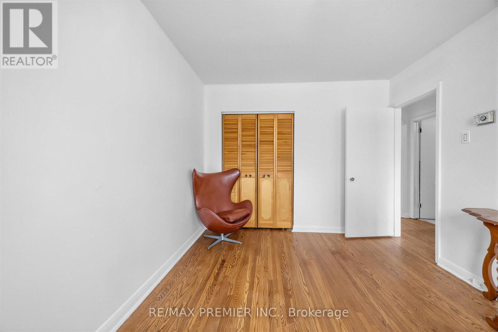 126 Langden Avenue, Toronto, Ontario  M6N 2L5 - Photo 9 - W13073752