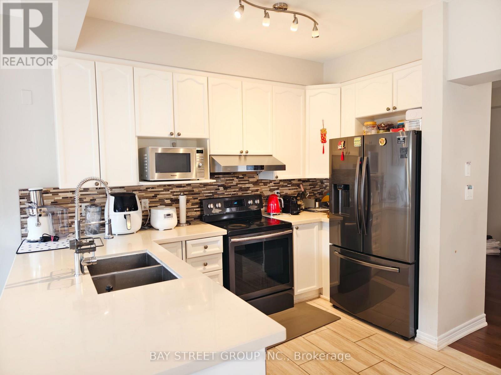 2466 Felhaber Crescent, Oakville, Ontario  L6H 7N8 - Photo 10 - W13073782