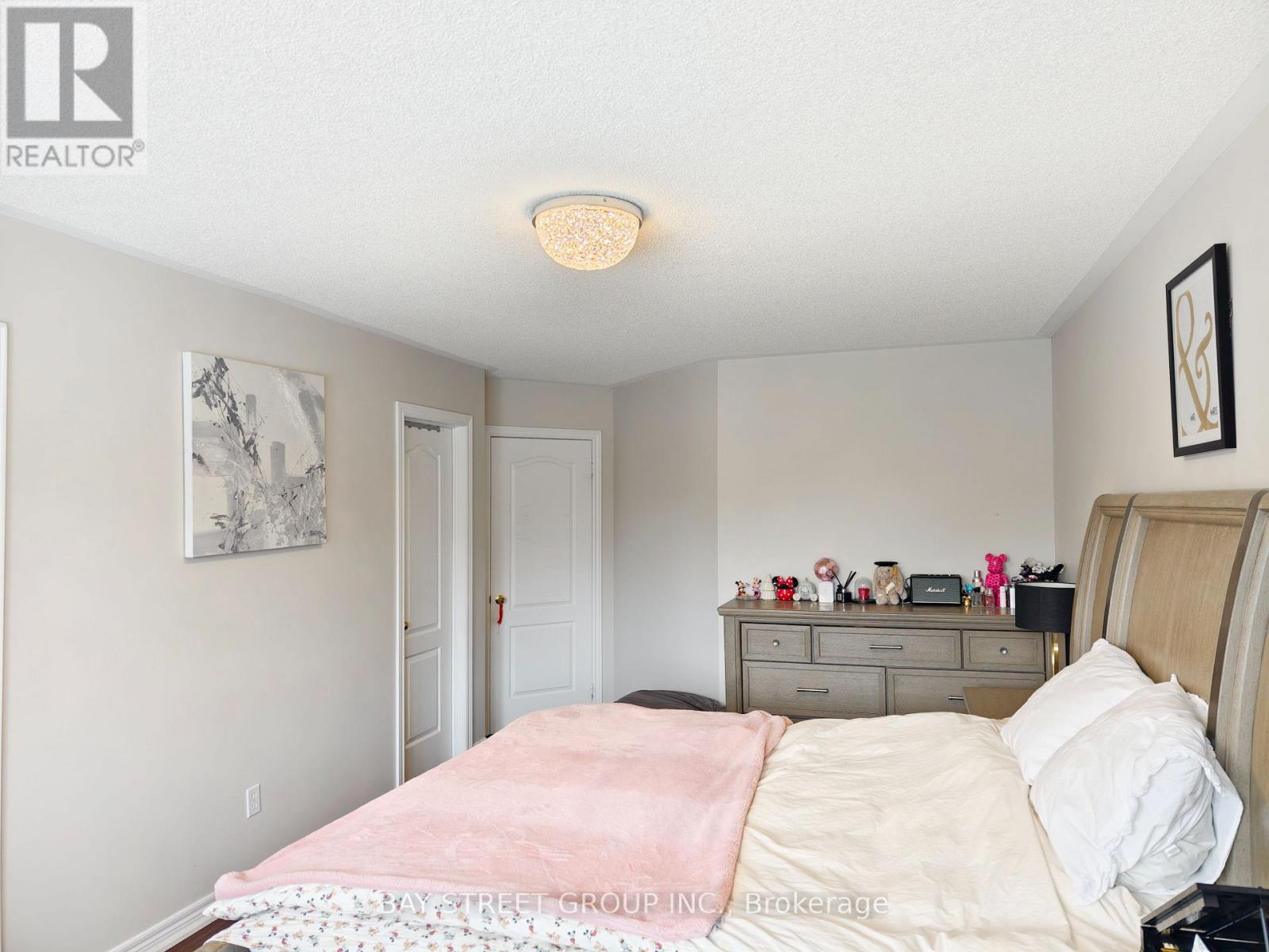 2466 Felhaber Crescent, Oakville, Ontario  L6H 7N8 - Photo 15 - W13073782