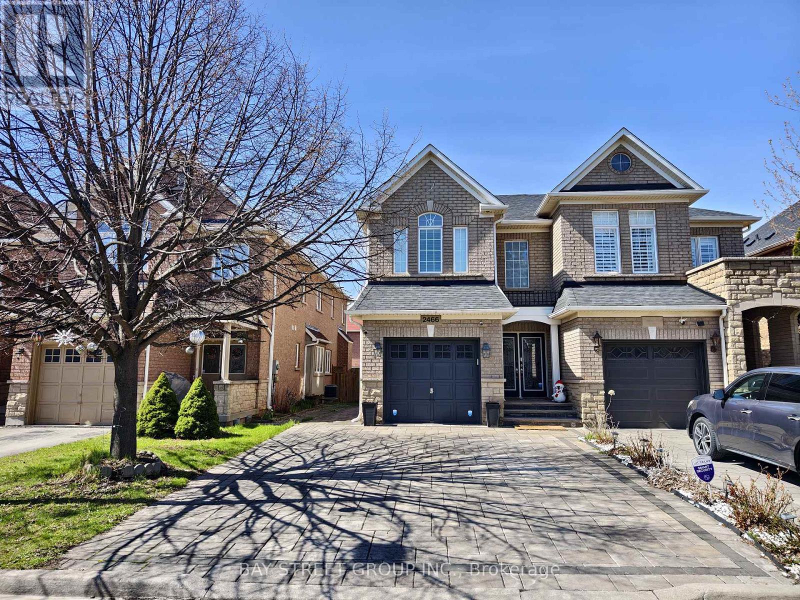2466 Felhaber Crescent, Oakville, Ontario  L6H 7N8 - Photo 2 - W13073782