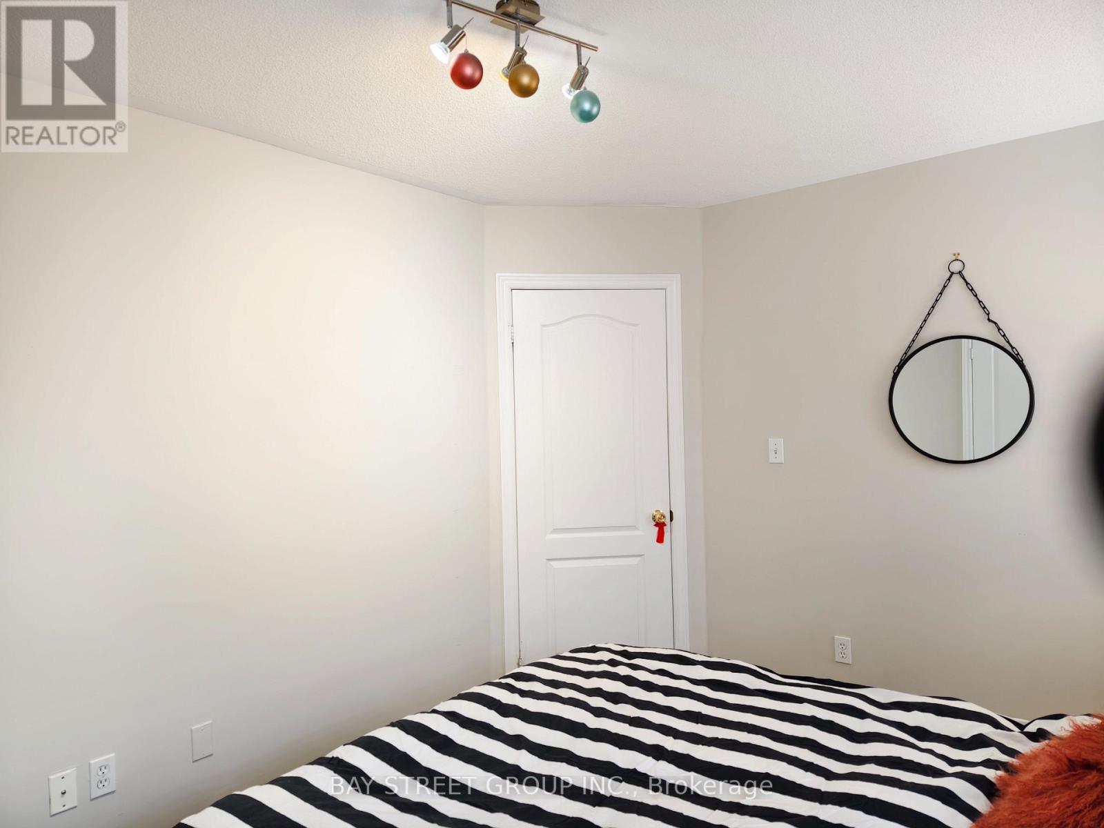 2466 Felhaber Crescent, Oakville, Ontario  L6H 7N8 - Photo 24 - W13073782