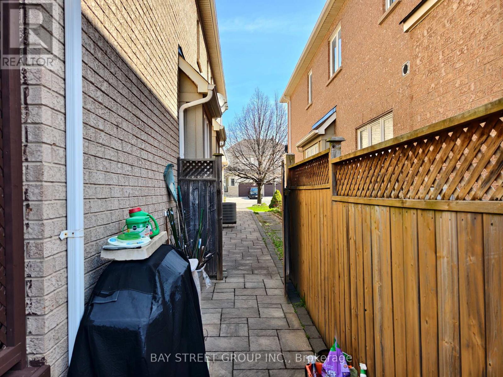 2466 Felhaber Crescent, Oakville, Ontario  L6H 7N8 - Photo 28 - W13073782