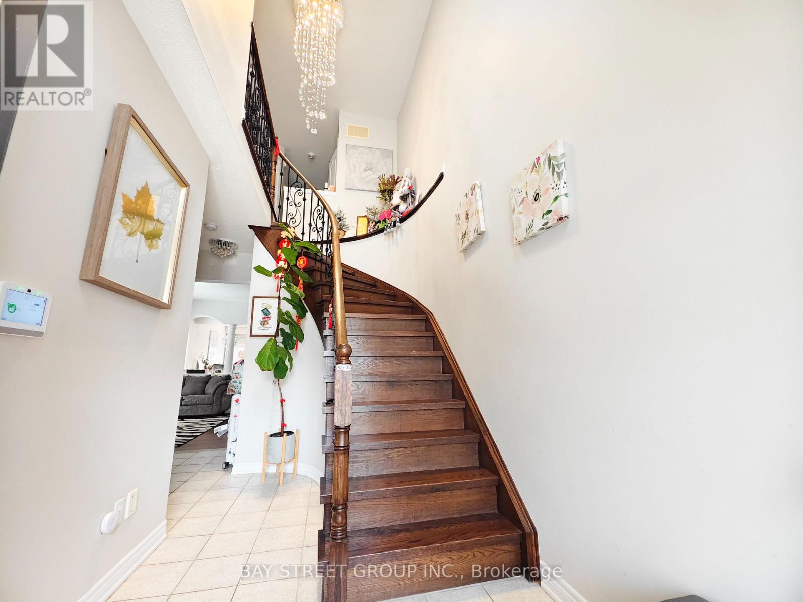 2466 Felhaber Crescent, Oakville, Ontario  L6H 7N8 - Photo 4 - W13073782