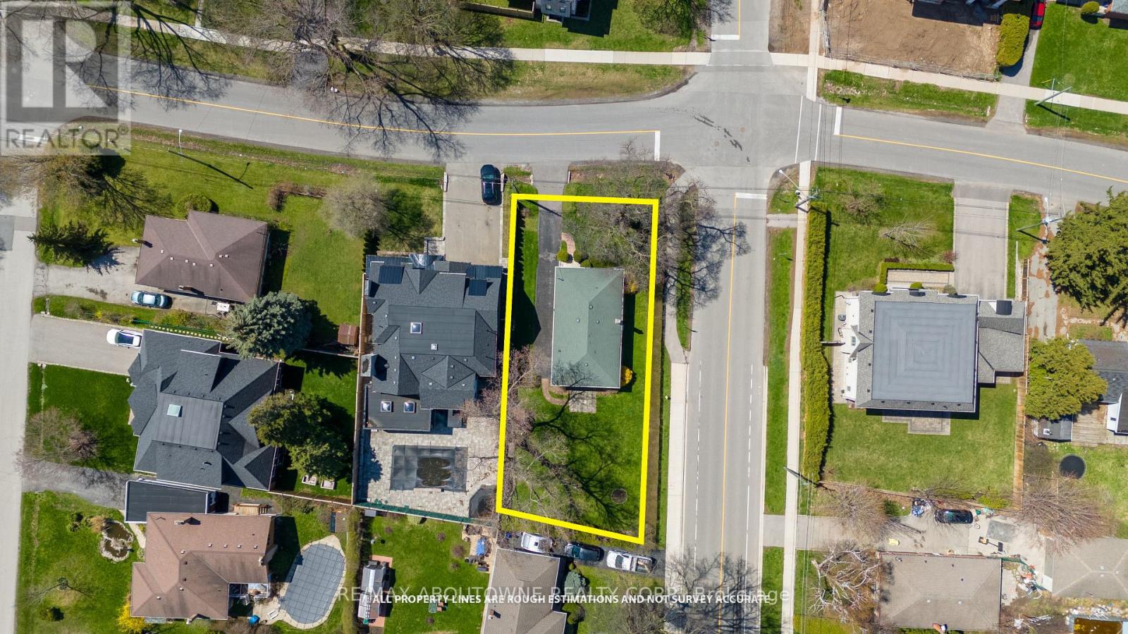 493 LEES LANE, Oakville, Ontario