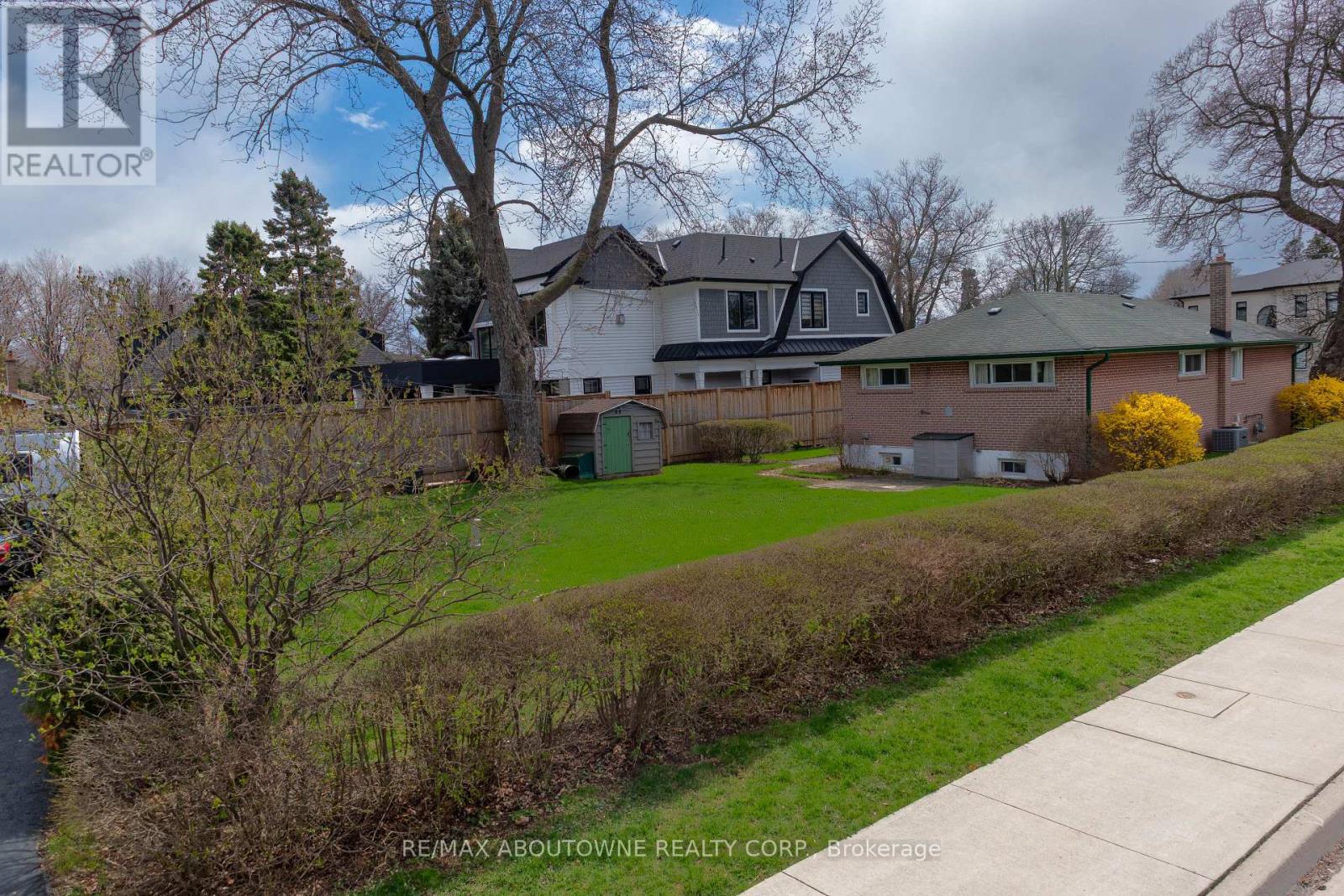 493 Lees Lane, Oakville, Ontario  L6L 4T3 - Photo 11 - W13073788