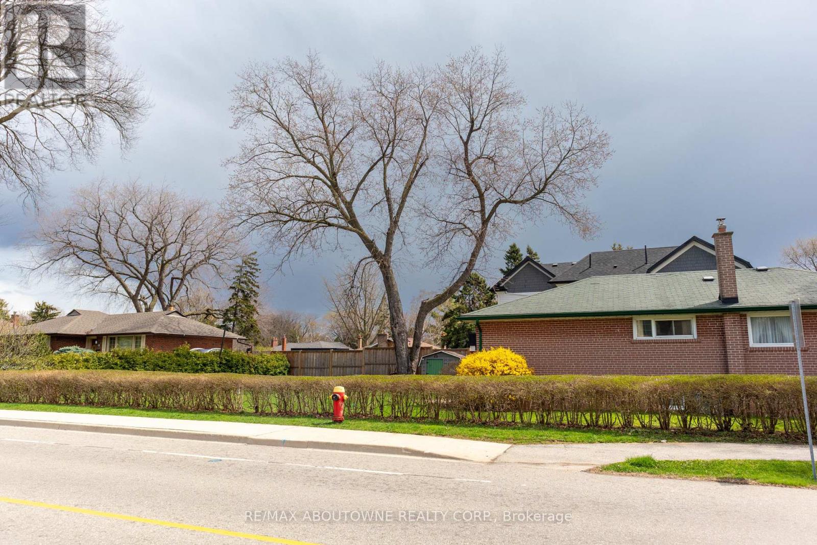 493 Lees Lane, Oakville, Ontario  L6L 4T3 - Photo 9 - W13073788
