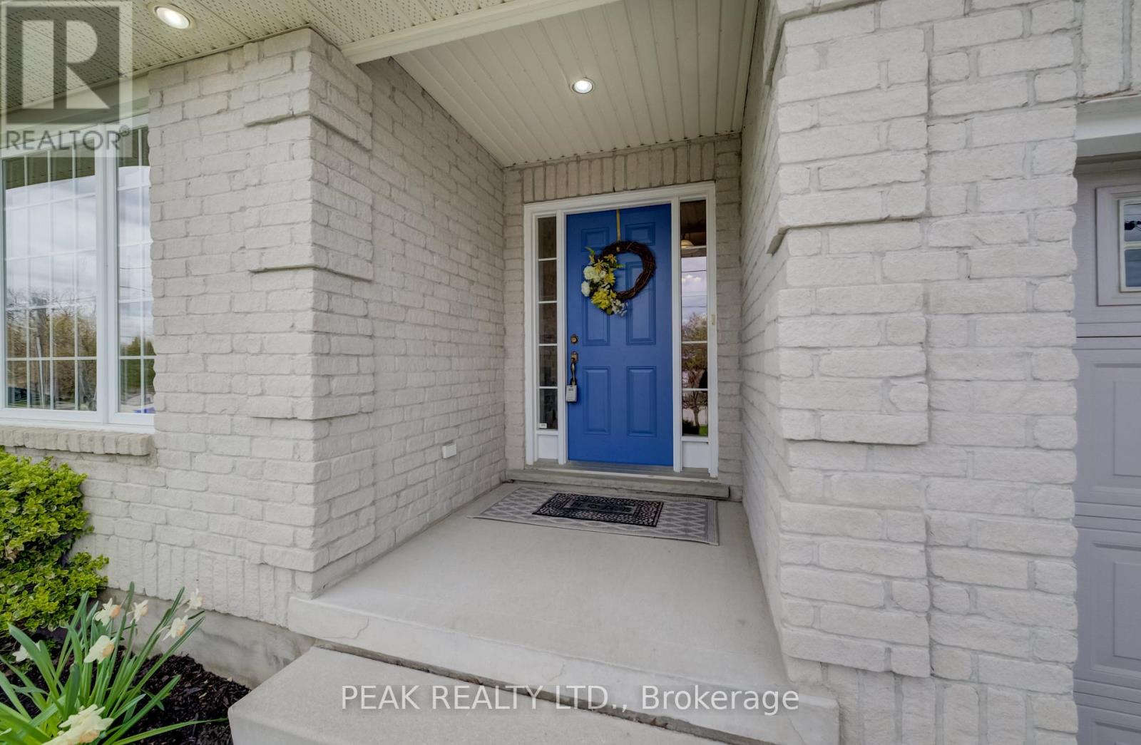 20 Duke Street, Blandford-Blenheim, Ontario  N0J 1G0 - Photo 2 - X13073802