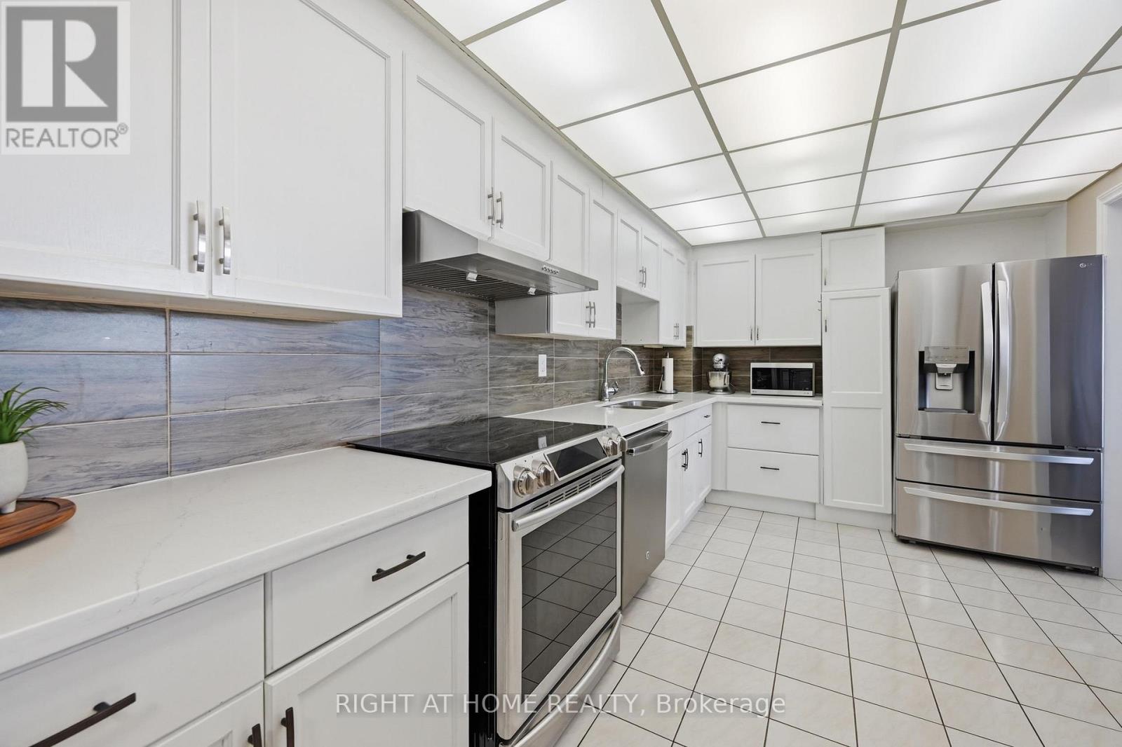 704 - 99 Donn Avenue, Hamilton, Ontario  L8G 5B2 - Photo 8 - X13073804