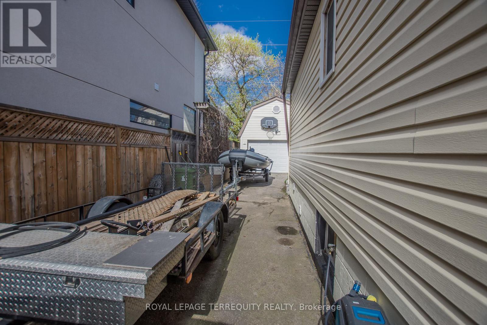 5 Acorn Avenue, Toronto, Ontario  M9B 3P7 - Photo 29 - W13024700