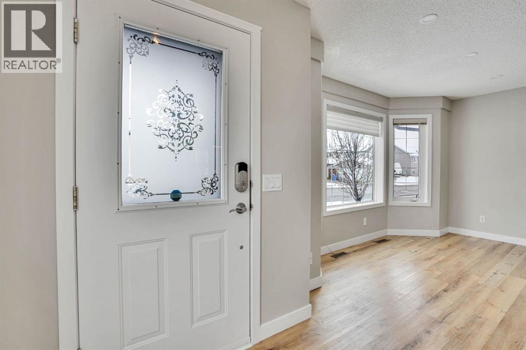 255 Citadel Acres Close NW, Calgary, Alberta  T3G 5A7 - Photo 4 - A2301801